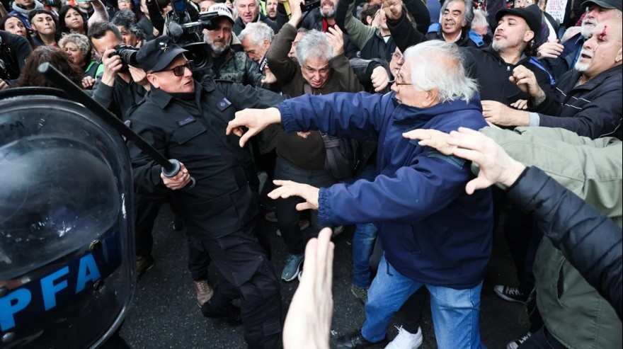 Amplían denuncia de la Red de Derechos Humanos contra Bullrich