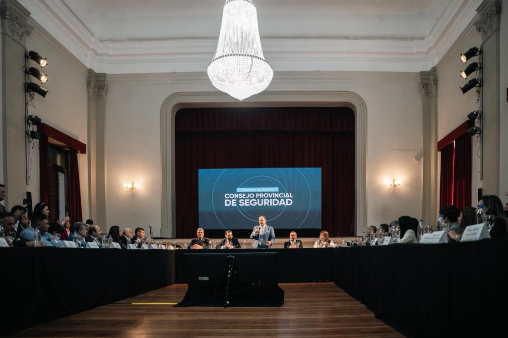 Quintela encabezó el primer encuentro del Consejo Provincial de Seguridad