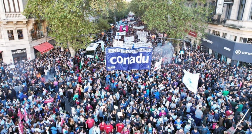 Si vetan la Ley de Financiamiento Universitario, habrá marcha