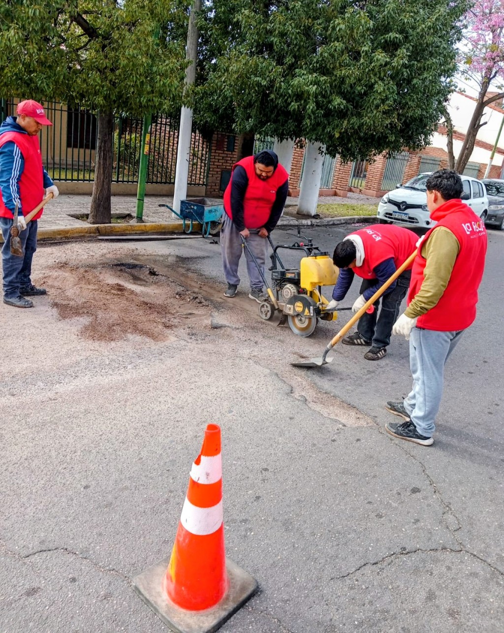 El Municipio reforz&oacute; el plan de bacheo en la zona Oeste