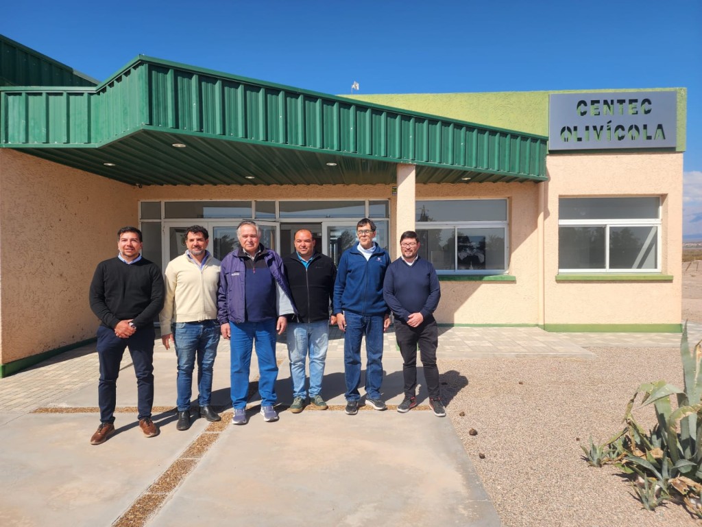Gobierno y UNLaR articulan acciones para favorecer la investigaci&oacute;n en Arauco