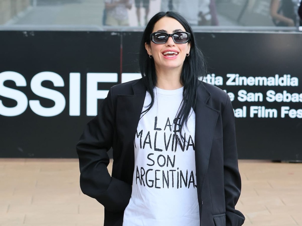 &ldquo;Lali lleg&oacute; a San Sebasti&aacute;n y sorprendi&oacute; con un mensaje sobre Malvinas&rdquo;