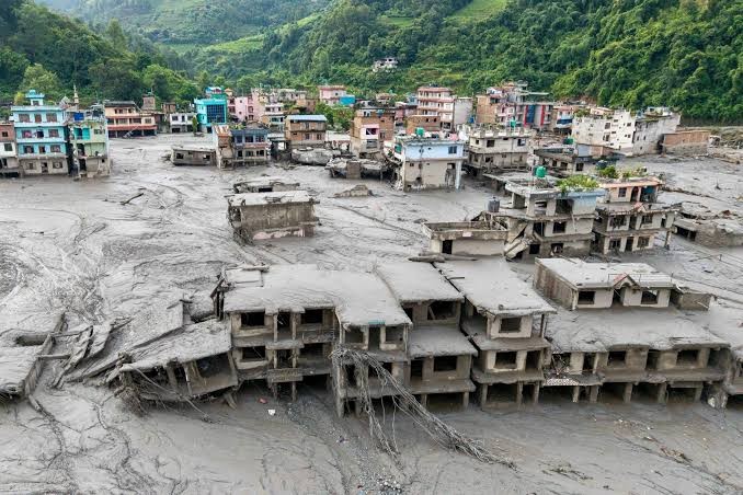 Nepal: ya son 1.451 los muertos y casi 5.800 los desaparecidos