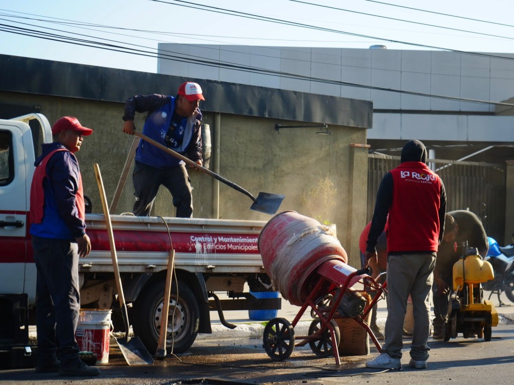 Municipio despleg&oacute; arreglos de calles y bacheo durante el domingo