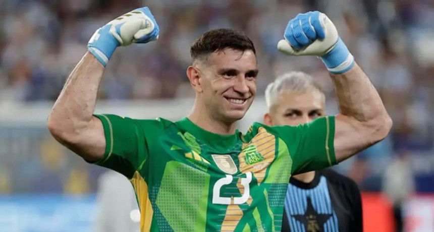 El &ldquo;Dibu&rdquo; Mart&iacute;nez vuelve a estar entre los mejores arqueros del mundo