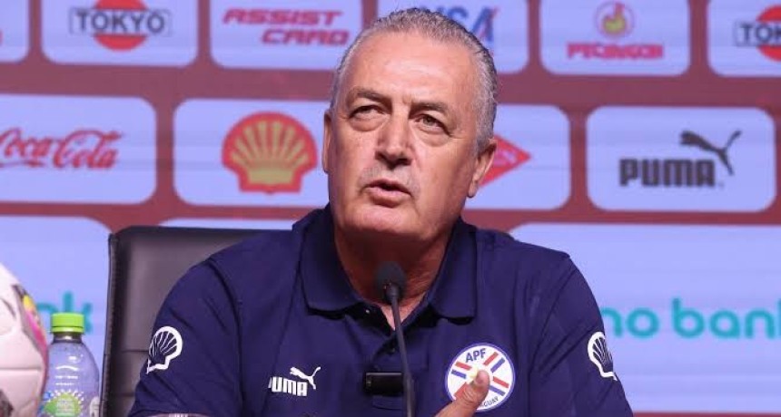 Gustavo Alfaro renov&oacute; con Paraguay y seguir&aacute; hasta 2030