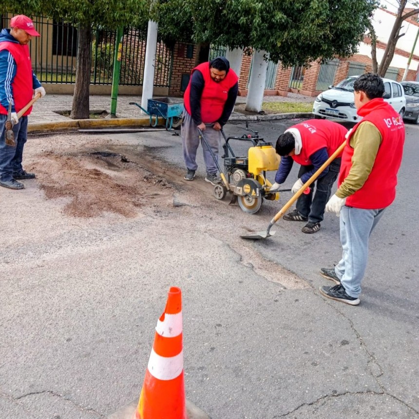 El Municipio reforz&oacute; el plan de bacheo en la zona Oeste