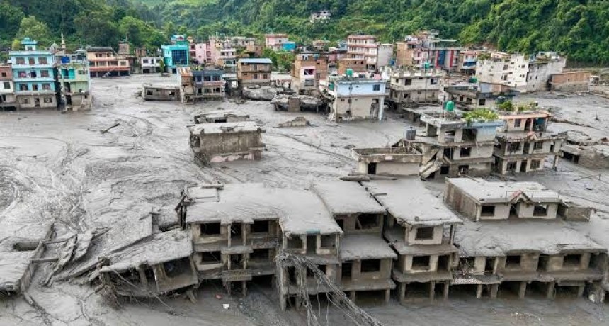 Nepal: ya son 1.451 los muertos y casi 5.800 los desaparecidos