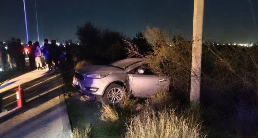 Un choque contra una columna dej&oacute; sin luz a varios barrios de la zona sur