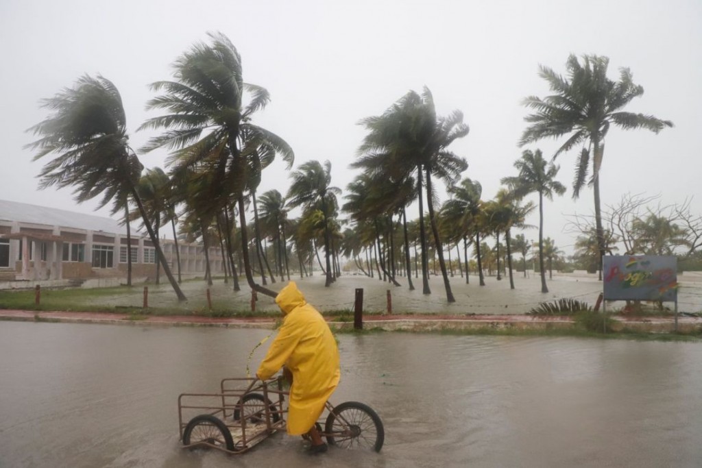 Milton tocó tierra en Florida con lluvias y ráfagas de casi 200 km por hora