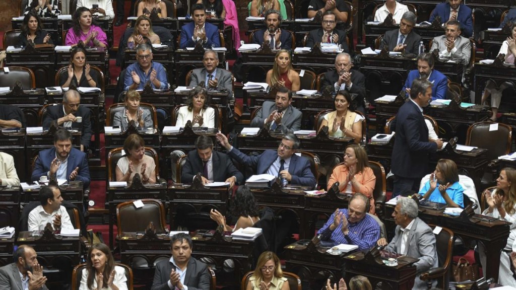 Diputados aprobó a la ampliación de licencias para padres adoptivos