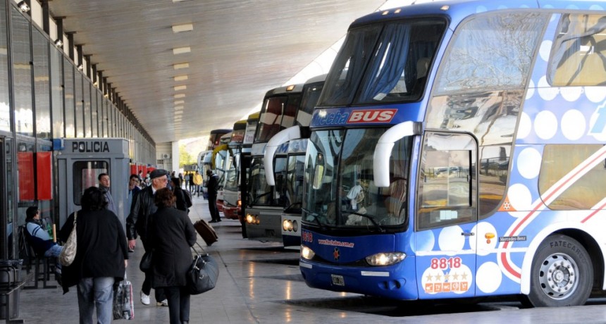 Milei desregula el transporte de media y larga distancia