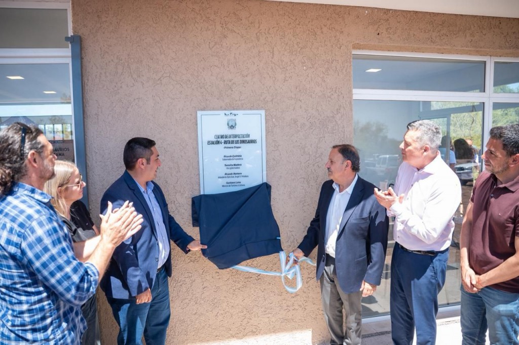Quintela inauguró el Centro Paleontológico de Tama y La Rioja refuerza su “Ruta de los Dinosaurios”