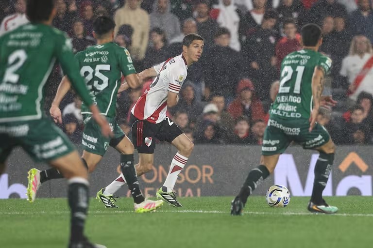 River sigue sin encontrar el rumbo y perdió de local ante Sarmiento de Junin