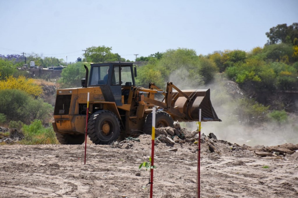 Municipio sigue trabajando en la ex represa Almirante Brown