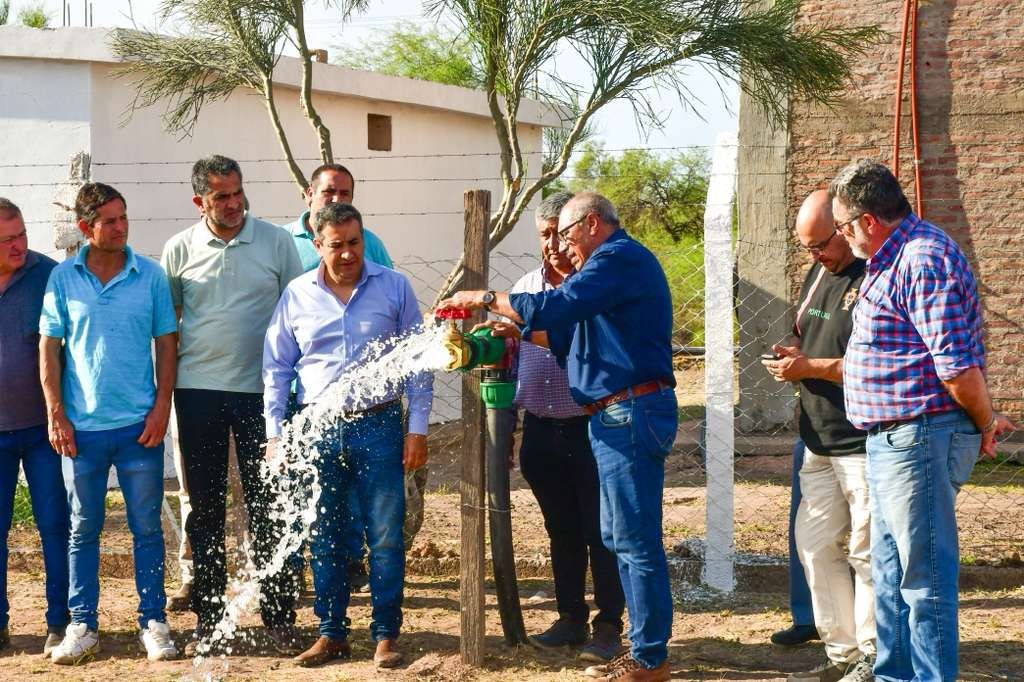Inauguraron el acueducto Chañar–Castro Barros que garantiza el acceso al agua potable en el interior
