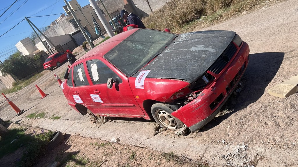 Municipio sigue retirando veh&iacute;culos abandonados en la v&iacute;a p&uacute;blica