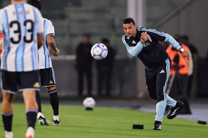 Scaloni define el equipo para enfrentar a Burkina Faso