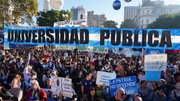 Alerta en las universidades: crece el endeudamiento de docentes y nodocentes