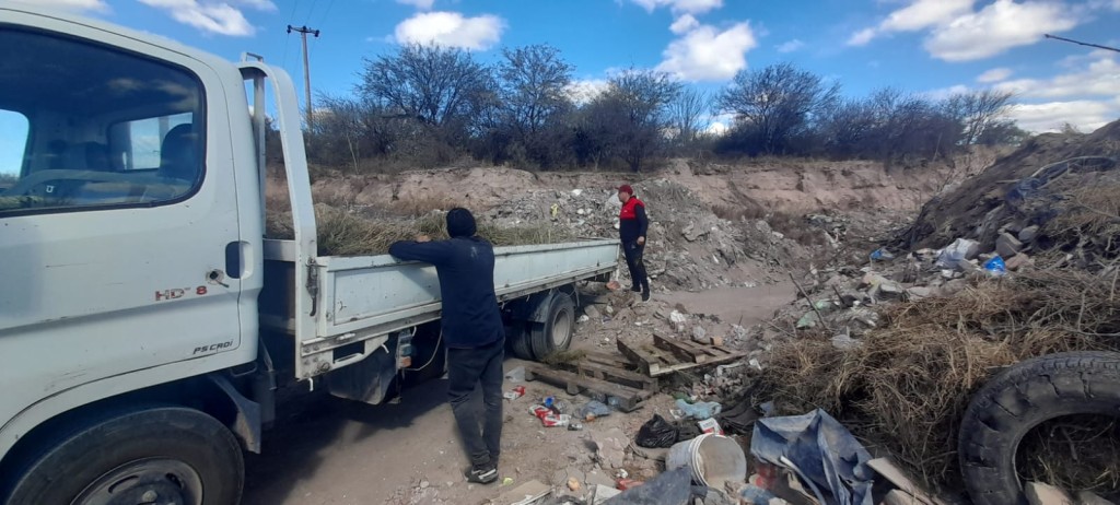 Armando Molina pidi&oacute; duras sanciones para quienes arrojen basura en la v&iacute;a p&uacute;blica