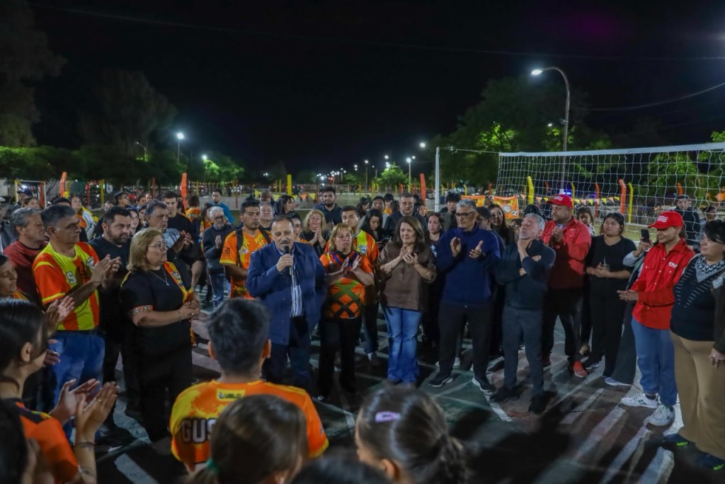 Quintela habilit&oacute; obra de iluminaci&oacute;n que beneficia a vecinos de nueve barrios