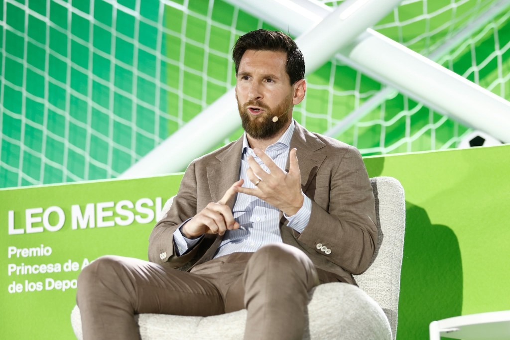 Messi revolucion&oacute; Oviedo: una multitud lo ovacion&oacute; y dej&oacute; un mensaje que va m&aacute;s all&aacute; del f&uacute;tbol