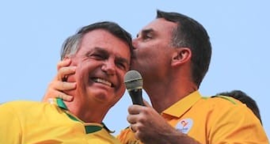Brasil: Fl&aacute;vio Bolsonaro podr&aacute; volver a visitar a su padre