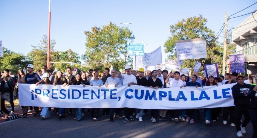 La UNLaR sale a las calles: marcha este jueves por la universidad p&uacute;blica
