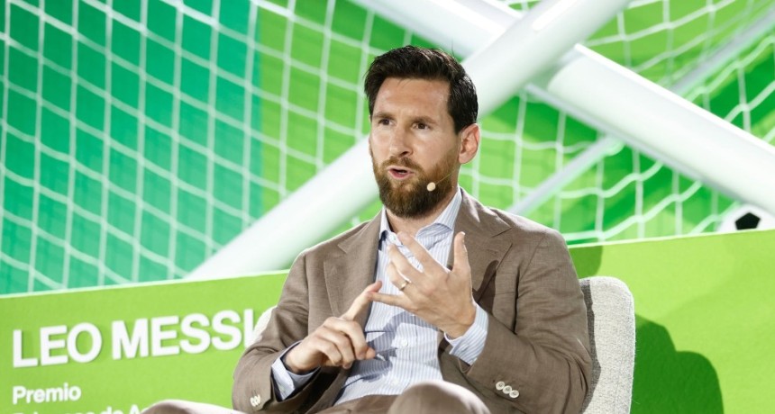 Messi revolucion&oacute; Oviedo: una multitud lo ovacion&oacute; y dej&oacute; un mensaje que va m&aacute;s all&aacute; del f&uacute;tbol
