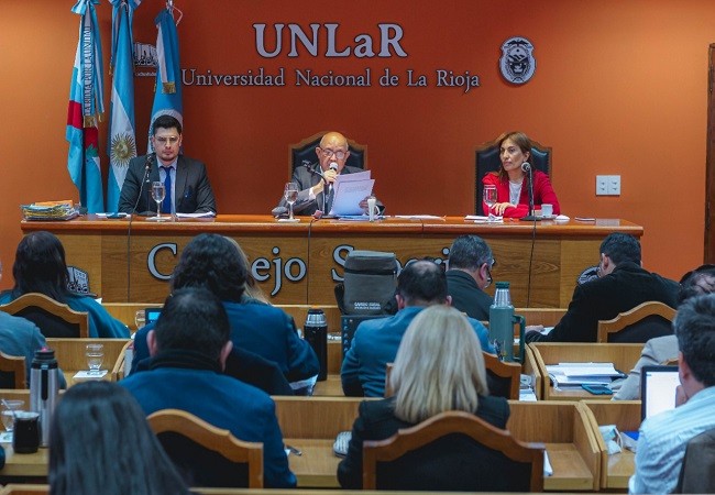 Frustrada sesión del Consejo Superior de la UNLaR