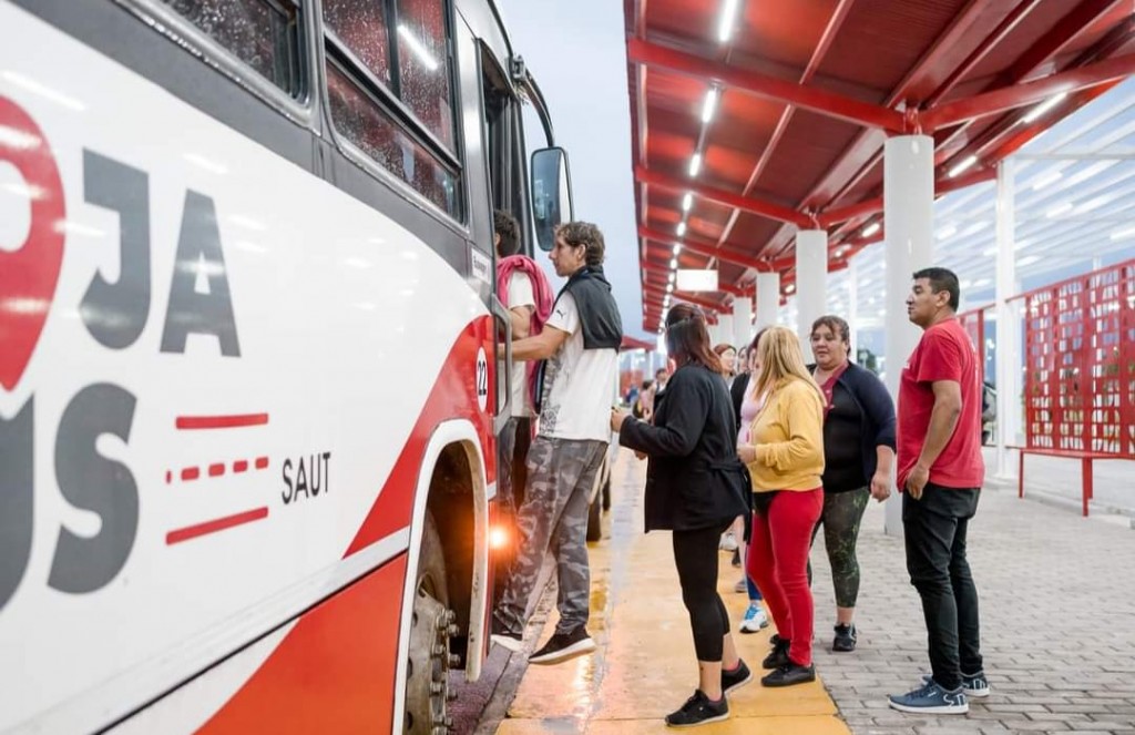 El Parque Acuático abre sus puertas y Rioja Bus tendrá un recorrido especial