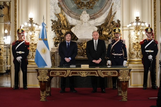 El presidente Javier Milei le tomó juramento a Werthein en Casa de Gobierno