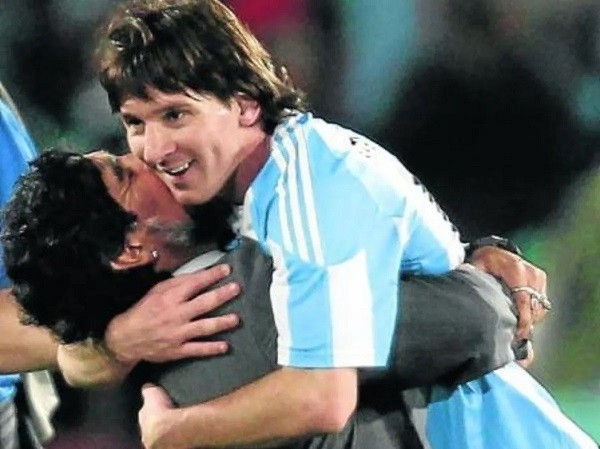  Messi homenajeó a Maradona a cuatro años de su fallecimiento