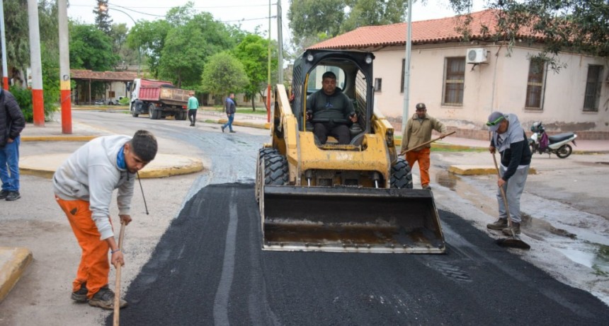 Avanzan trabajos de bacheo en la ciudad capital