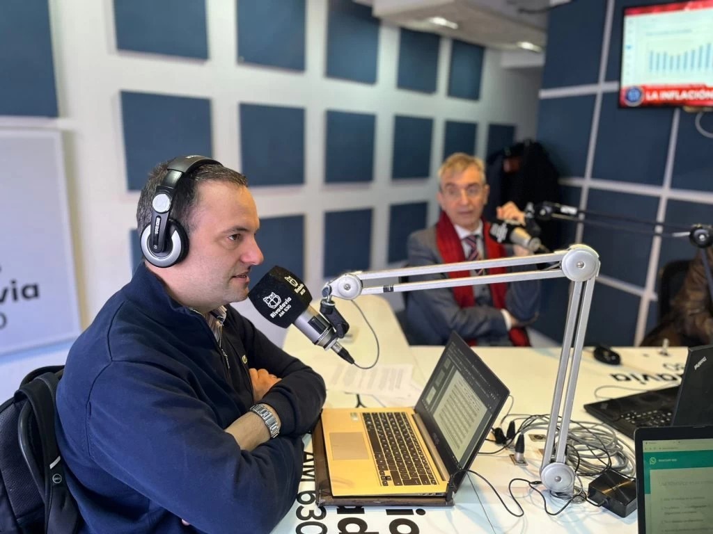 Milei designó a Manuel Adorni en reemplazo de Guillermo Francos