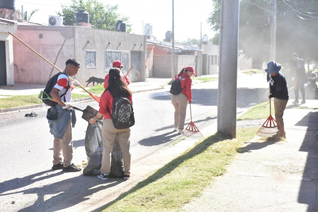 Continúan las tareas de reacondicionamiento de la zona este de la capital