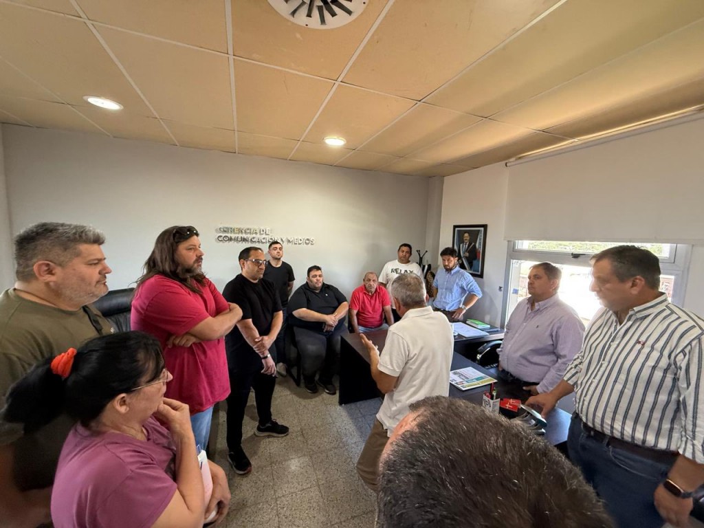 El intendente Armando Molina se reunio con taxistas