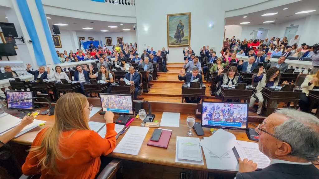 Teresita Madera tomará juramento a los 18 nuevos legisladores provinciales