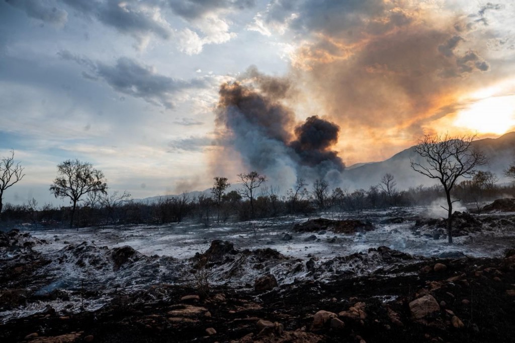 Intensa labor para controlar varios incendios en la Capital