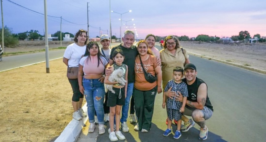 Molina recorrió la renovada avenida Rosa Bazán de Cámara