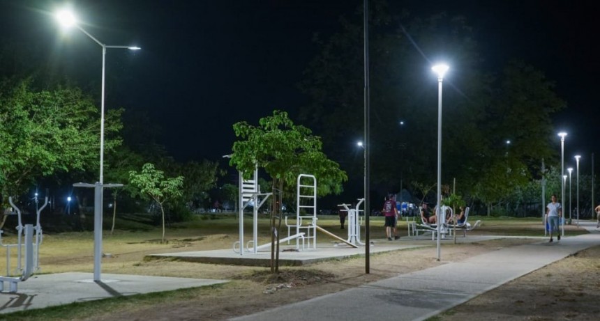 Se completó la iluminación de la avenida 12 de octubre