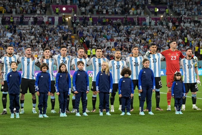 Qatar 2022: Argentina jugó un partidazo y se metió en los cuartos de final del Mundial