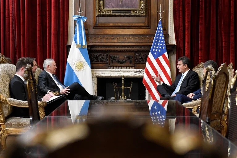 Argentina firmará acuerdo de intercambio de información financiera con Estados Unidos