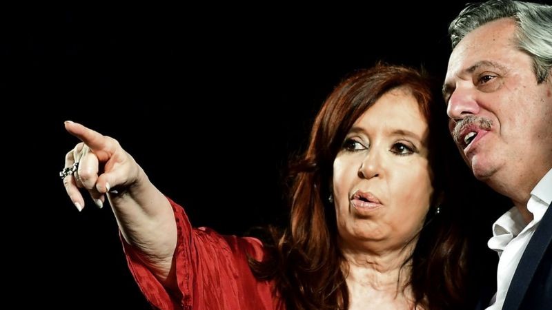Cristina Kirchner reaparece tras la condena en un acto con Alberto Fernández