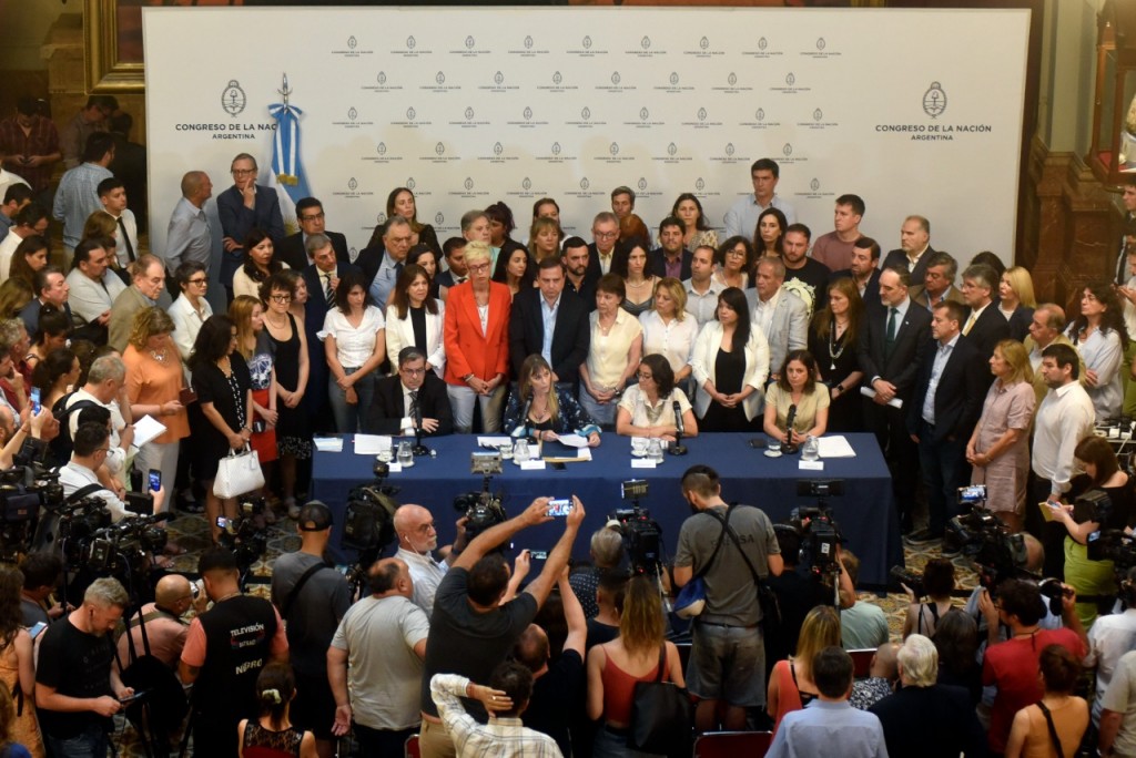 Diputados y senadores del Frente de Todos repudiaron la condena a Cristina Kirchner