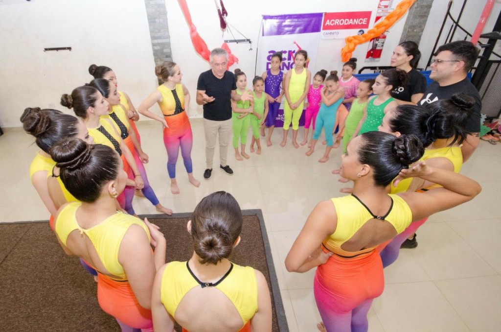 Delegación riojana viaja a importante torneo internacional de danzas