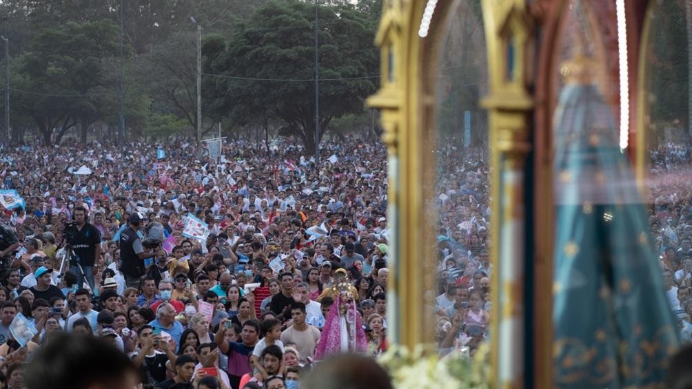 Masiva muestra de fe en las celebraciones por el Día de la Virgen