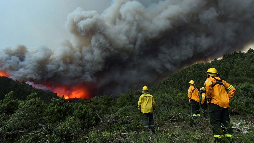 Preocupación en Bariloche por el avance de un incendio forestal