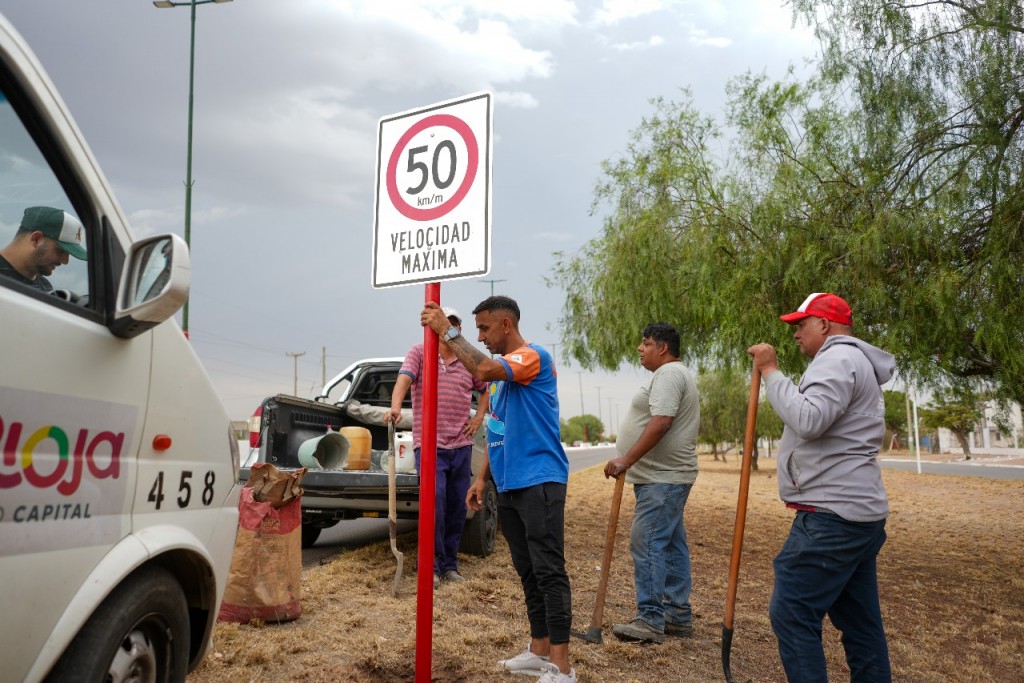 Municipio colocó señalética vial en zona este