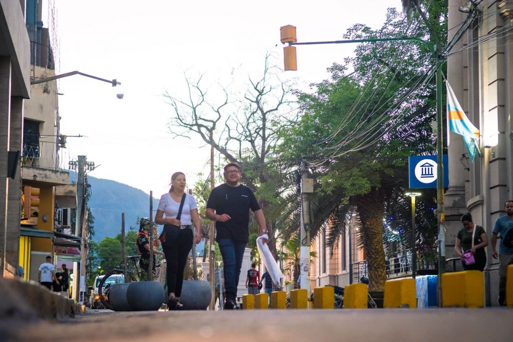 Reducen la calzada para priorizar al peatón en el centro capitalino
